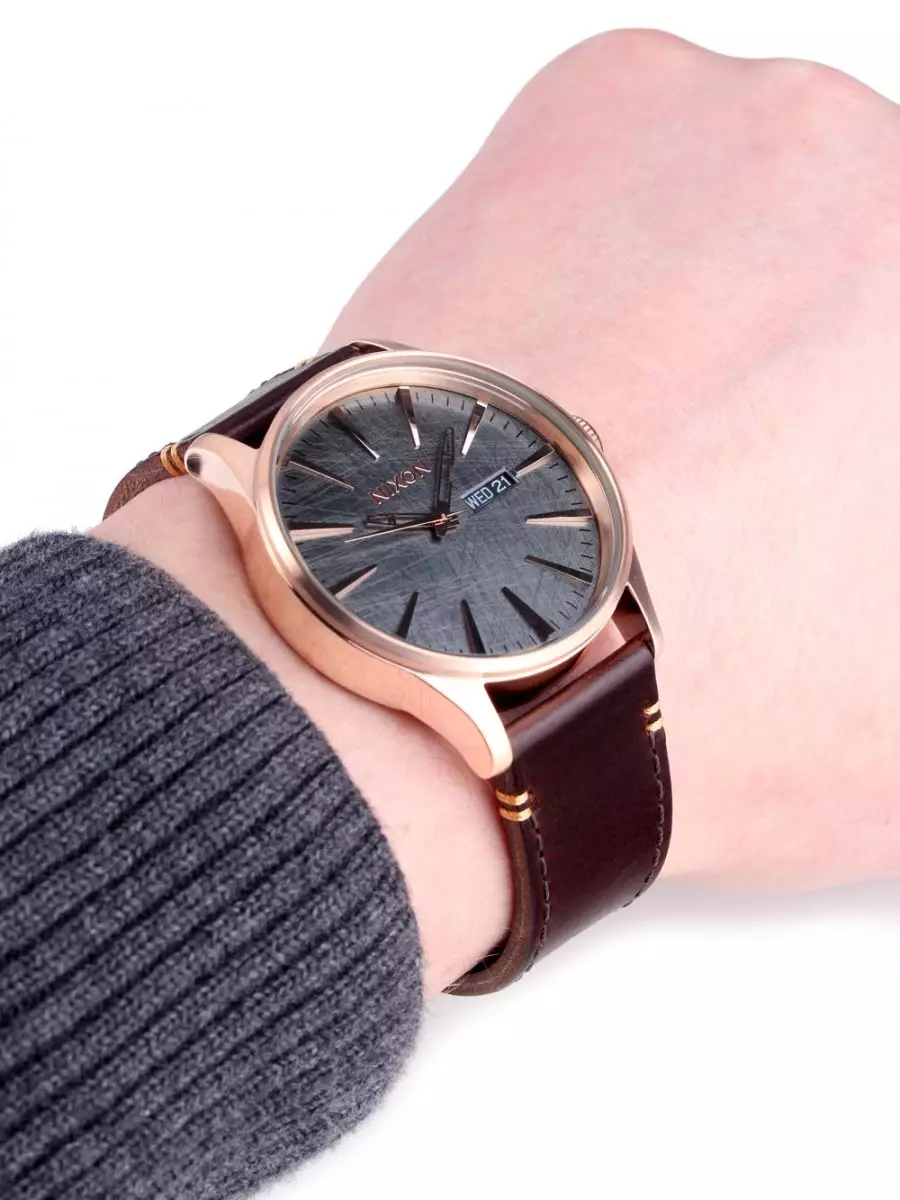 Nixon sentry deals 38 leather