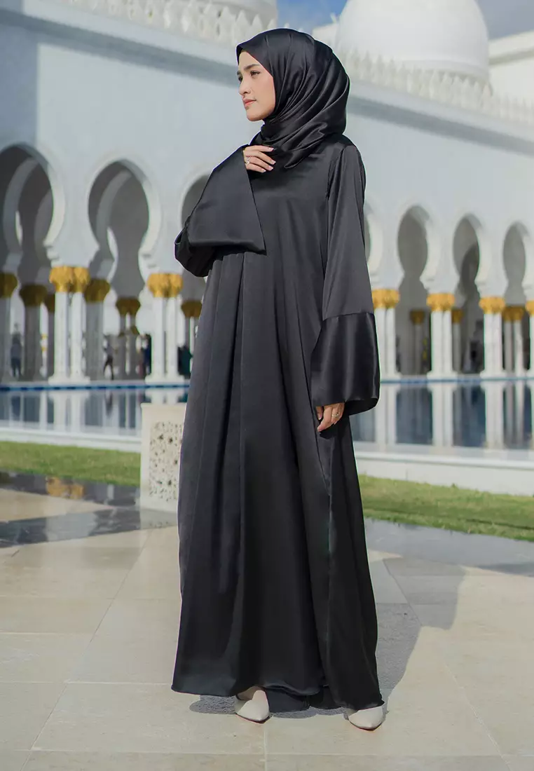 Latifa Abaya Silk Black