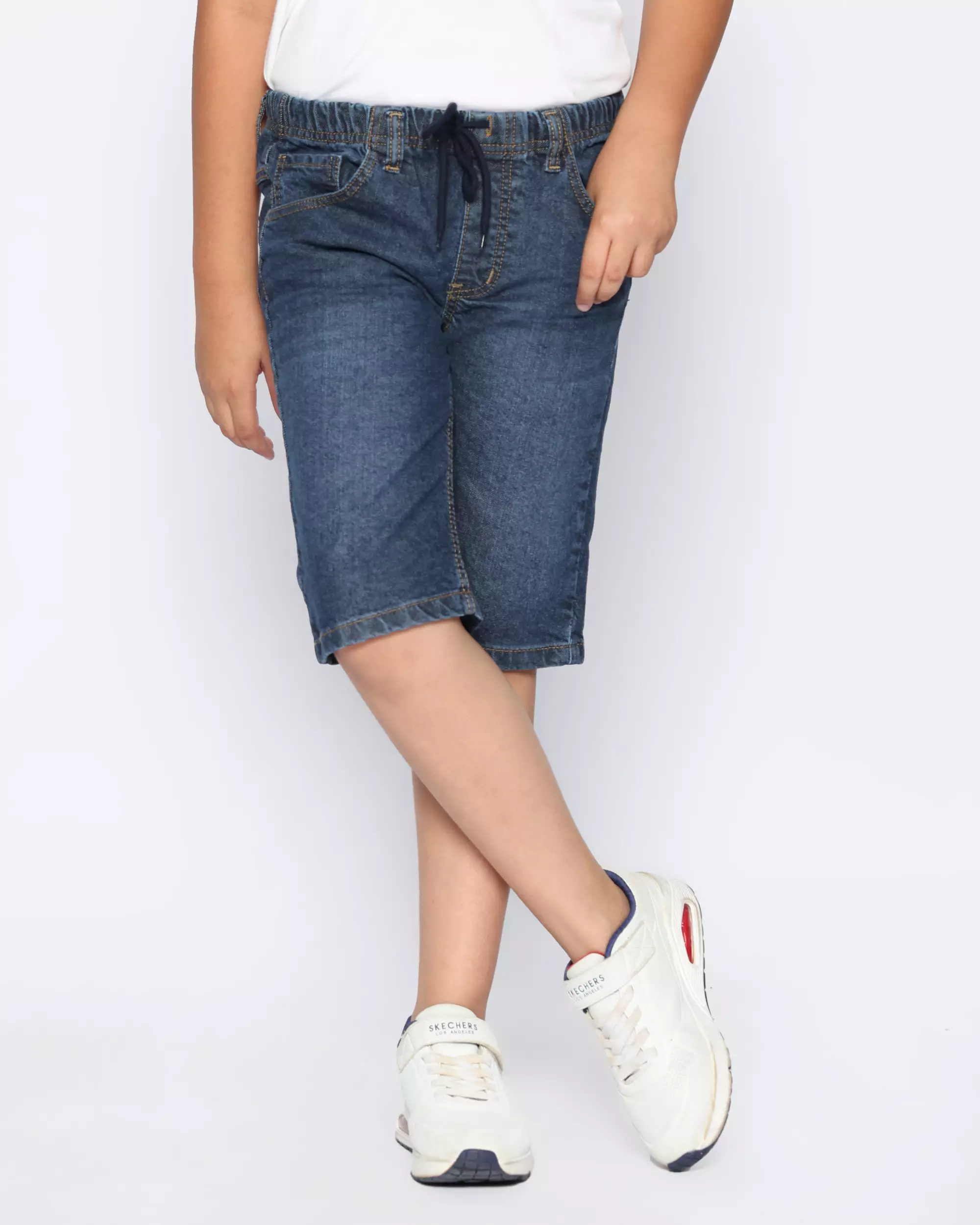 Celana Pendek Anak Laki Jeans Blue With Model - FORTUNES
