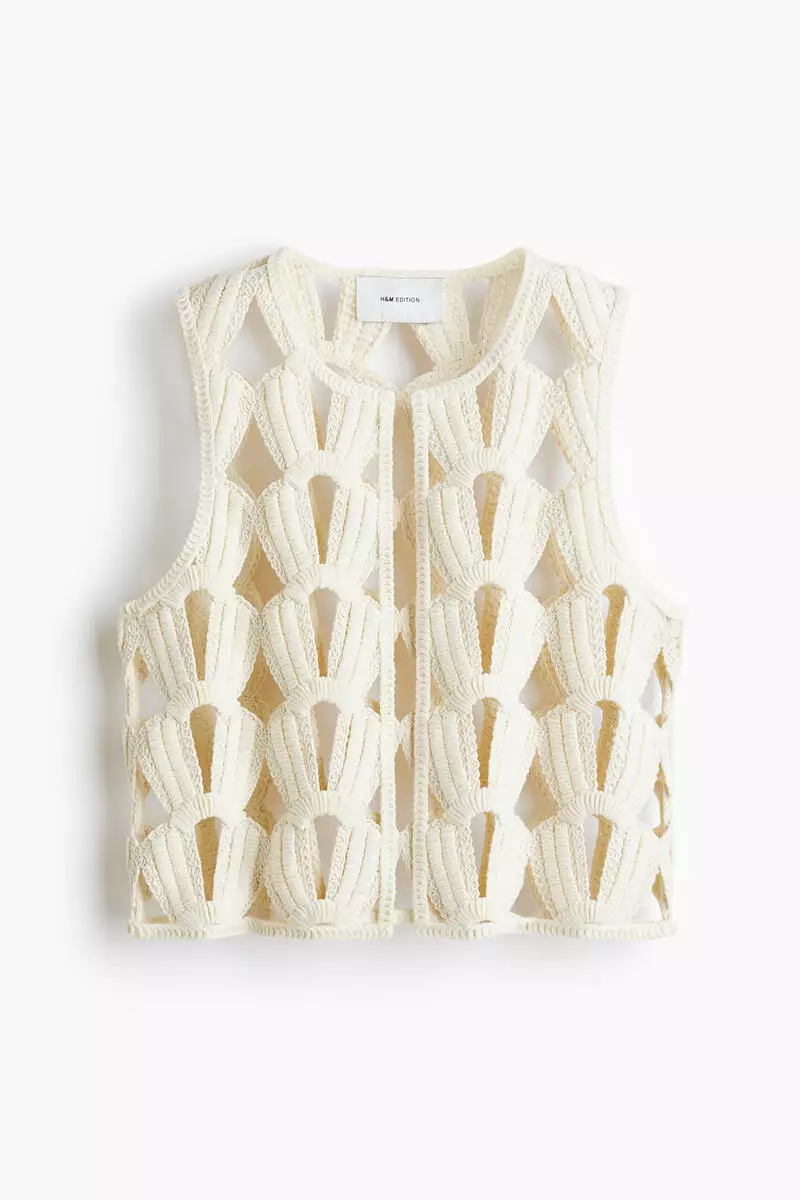 Crochet-look waistcoat