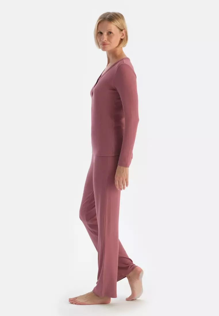 Dusty Rose T-Shirt & Trousers Set, V-Neck, Regular Fit, Long Sleeve Sleepwear for Women