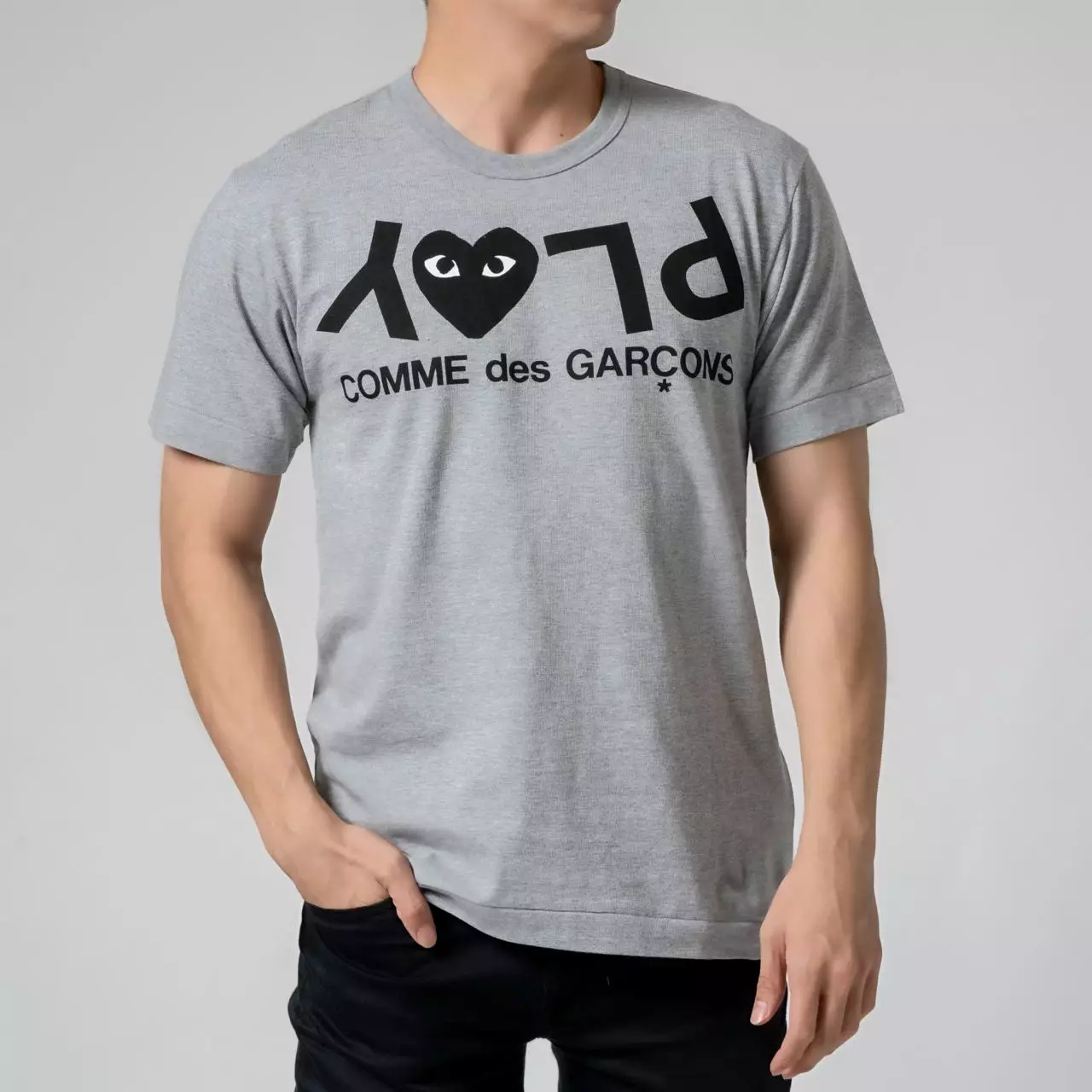 Comme des garcons play sales inverted text logo tee