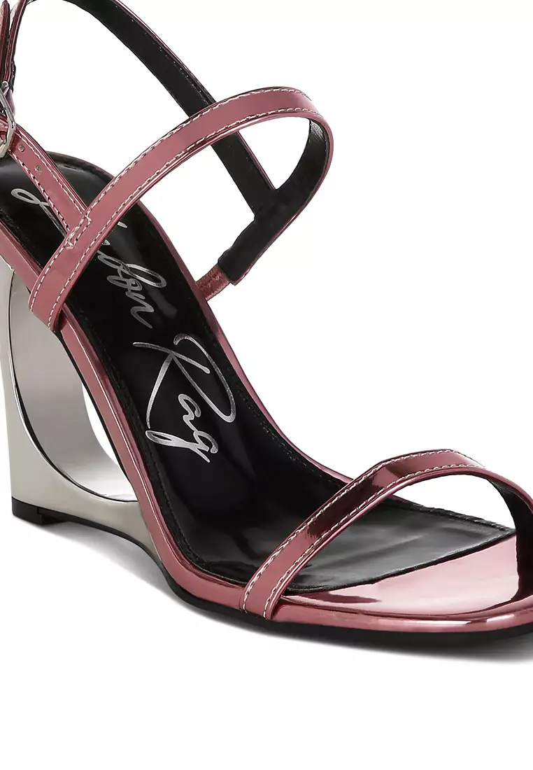 Sandal Wedges Metalik Fantasi Warna Pink