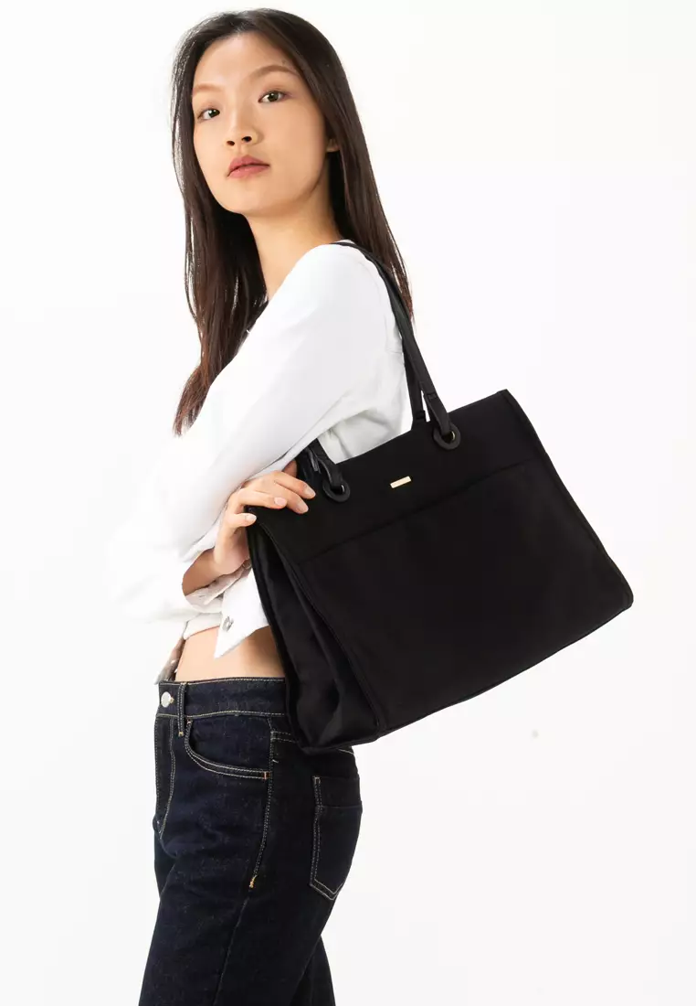 値下げTHE TOÉ Voyage Tote＆ Nieuwe Barrette Buy NUVEAU Premium Oxford Nylon Convertible Tote 2026 Online | ZALORA