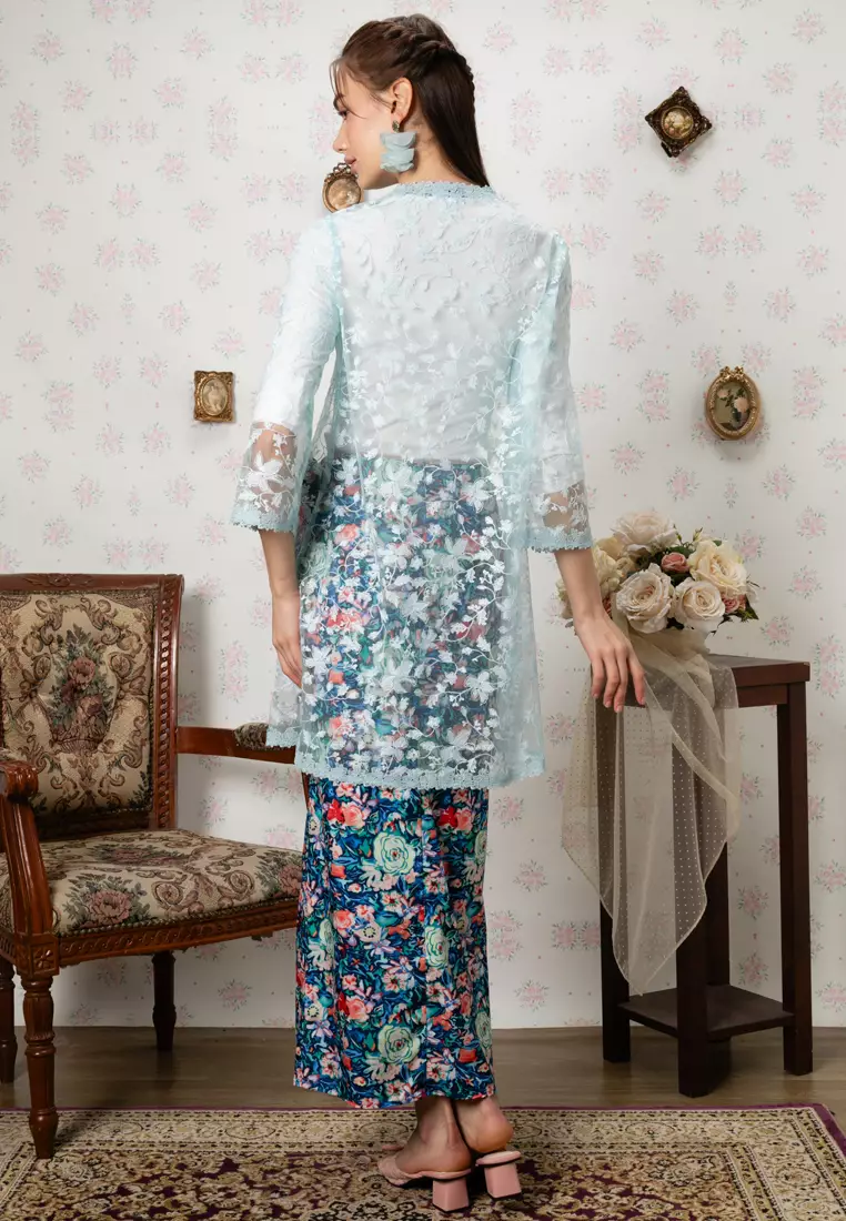 AURA LONG LACE KEBAYA SET