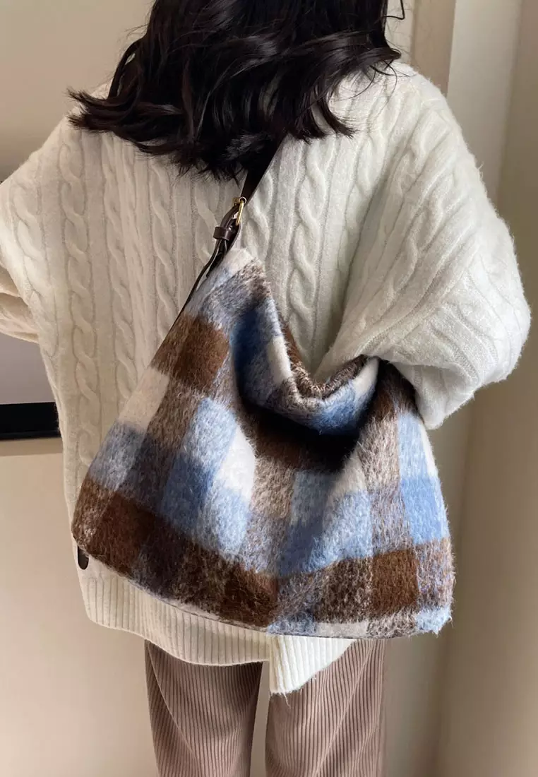 Woolen bags online 2025