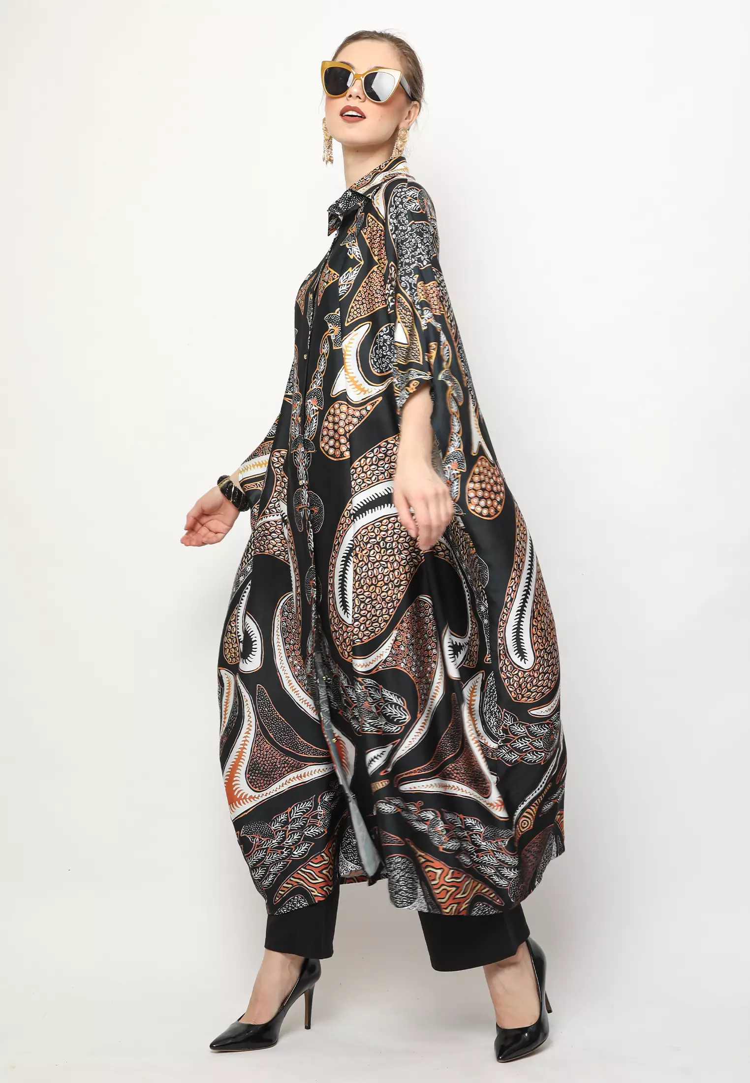 Kanzi Long Collared Kaftan Batik 