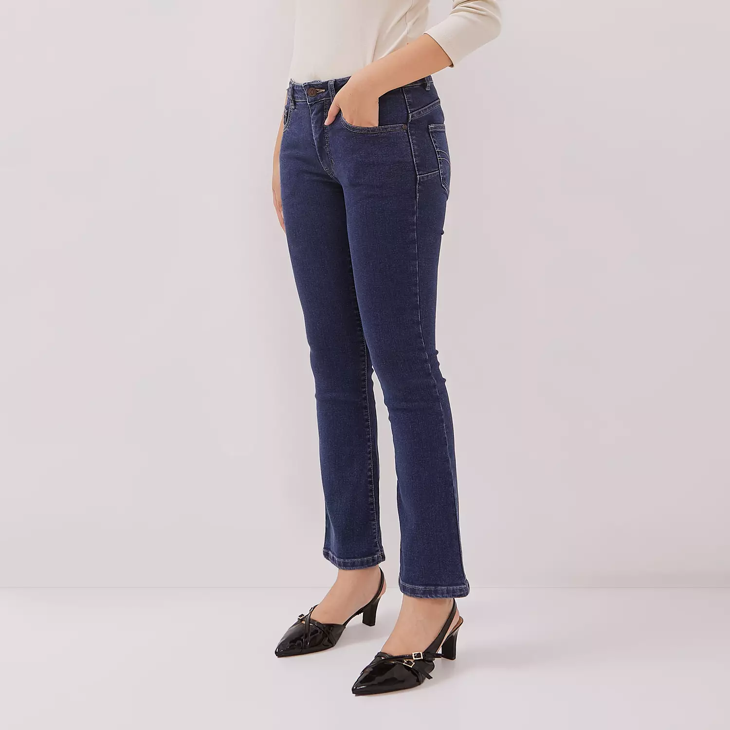 DUST Celana Mid Rise Bootcut Jeans Laira Biru (D. 31311)