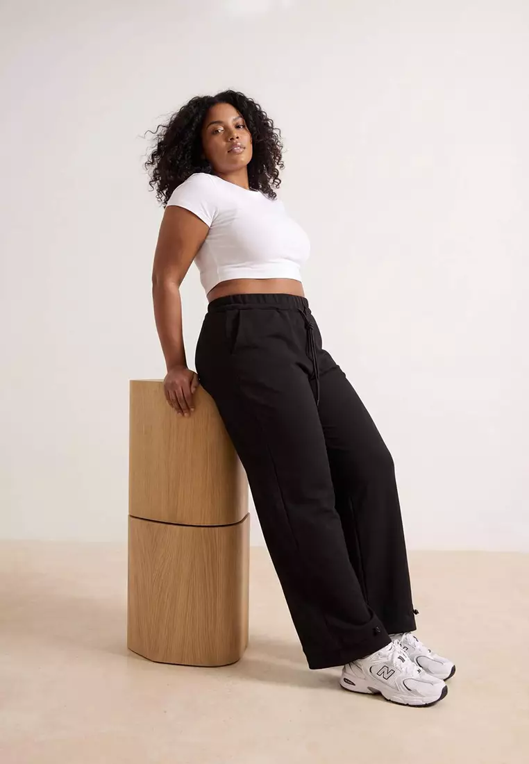 Black Slim Waist And Leg Stopper Detailed Jogger Plus Size Sweatpants Tbbss26Aj00008