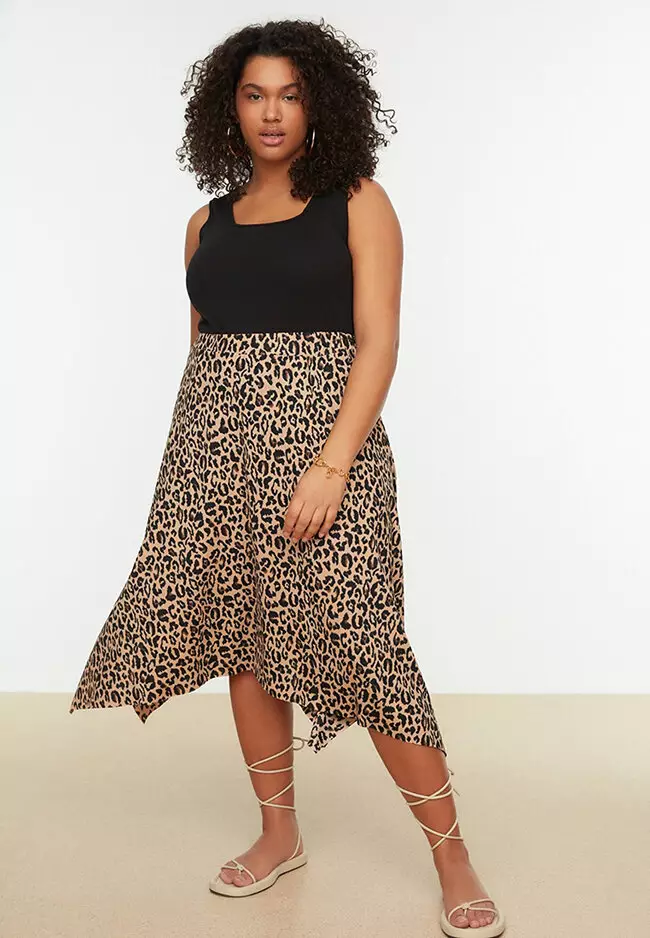 Plus Size Asymmetrical Skirt