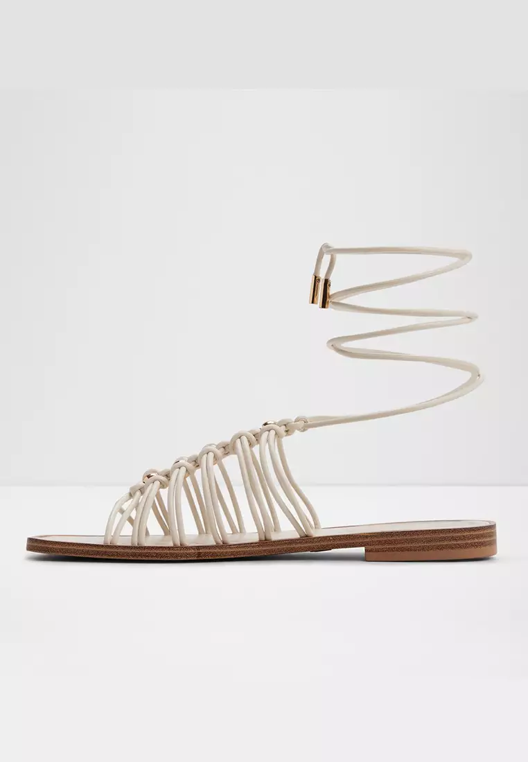 Unoma Flat Sandals