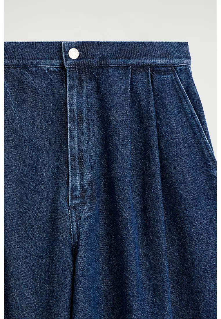 PLEATED WIDE-LEG DENIM TROUSERS