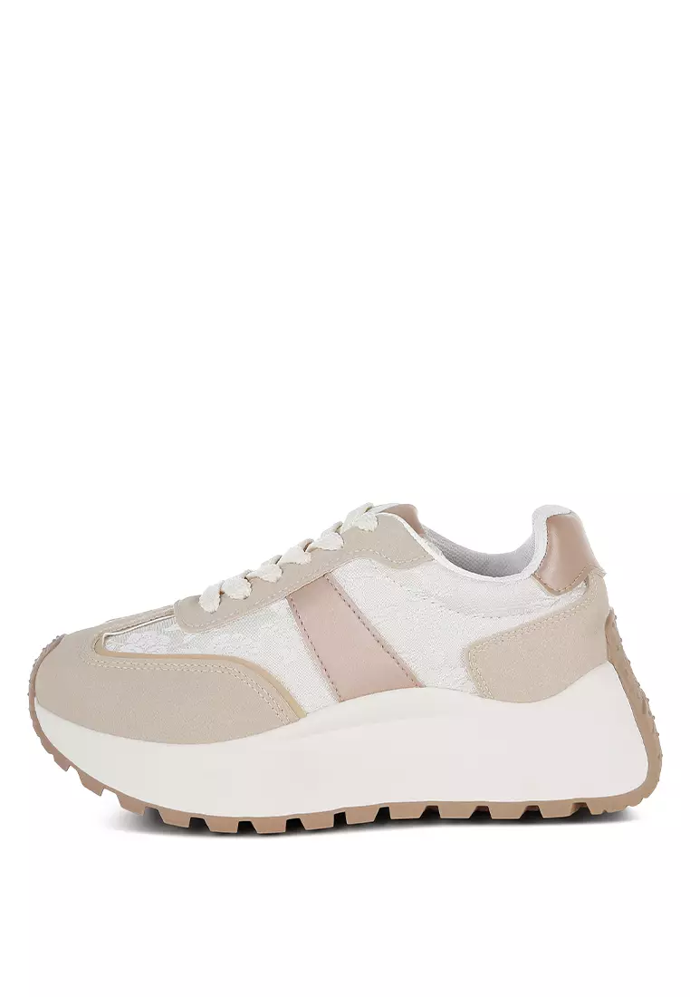 Sepatu Kets Bertali Tebal Antiselip Warna Beige