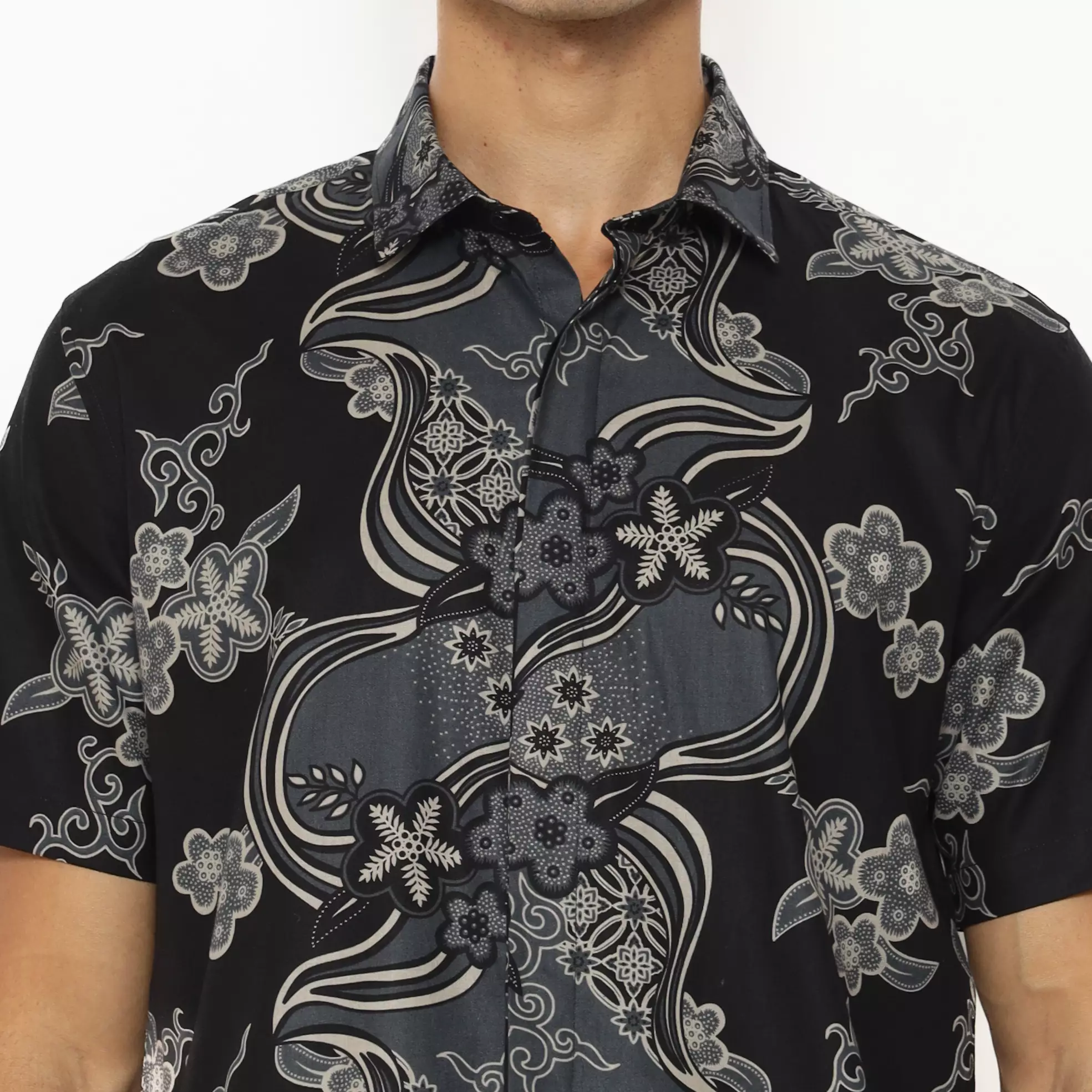 MAGINOT ARTA Batik Pria Slim Fit Lengan Pendek