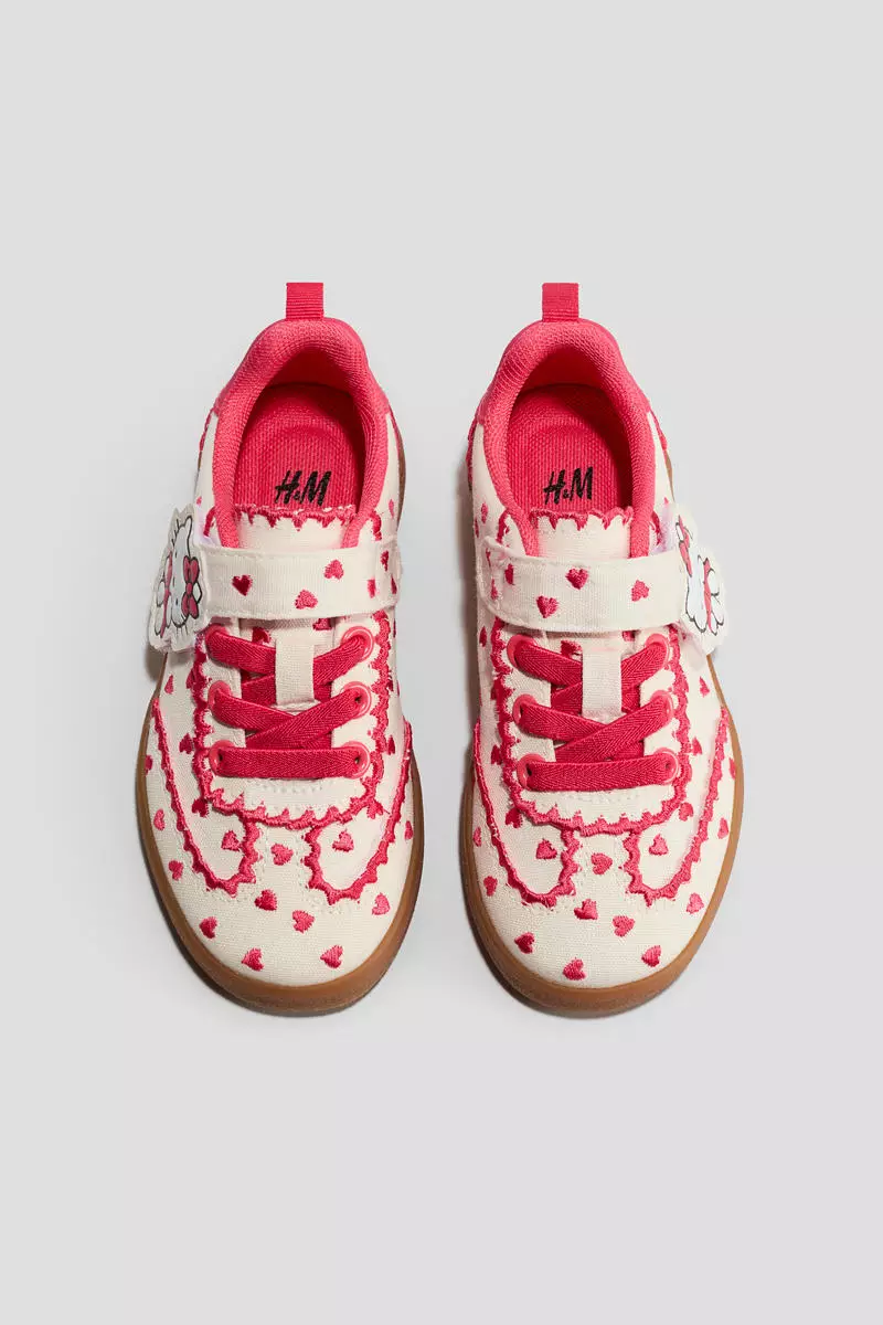 Motif-detail trainers