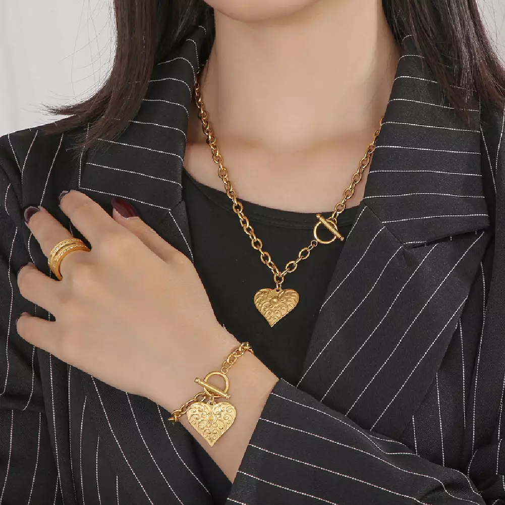 Glamorousky Gold 316L Pattern Heart Pendant Necklace Kalung