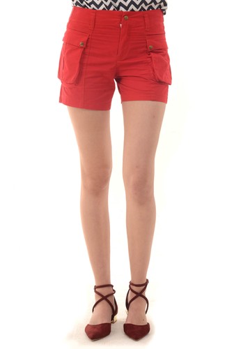 Casual Short with patch pockets