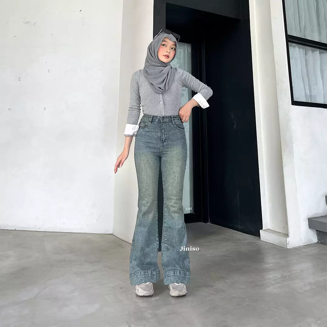 Highwaist Stretch Cutbray Flare Jeans 735 HANGOUT
