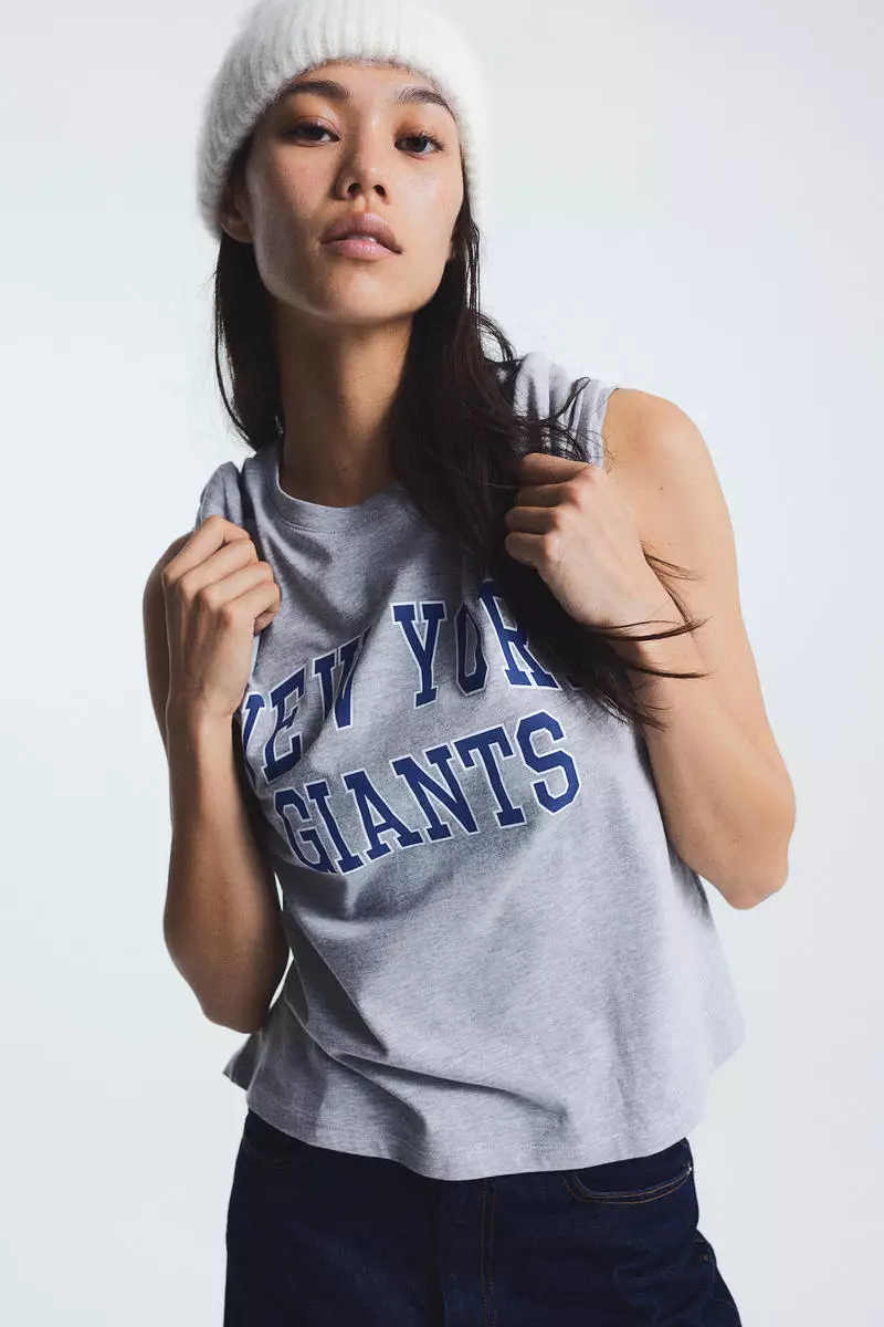 H&m sleeveless t on sale shirt