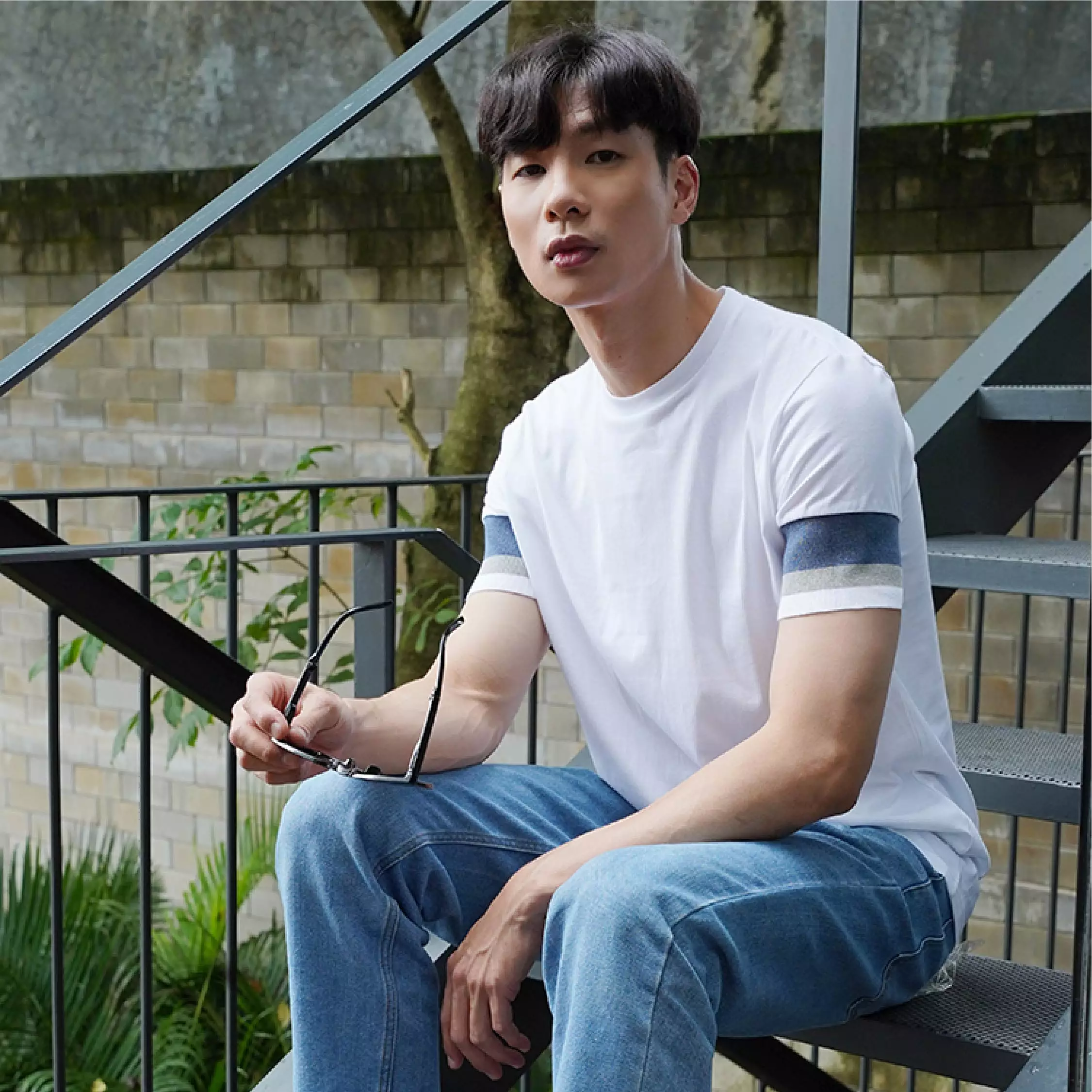 Kale Dios White Blue / Tshirt Pria Premium Cotton  Lengan Pendek