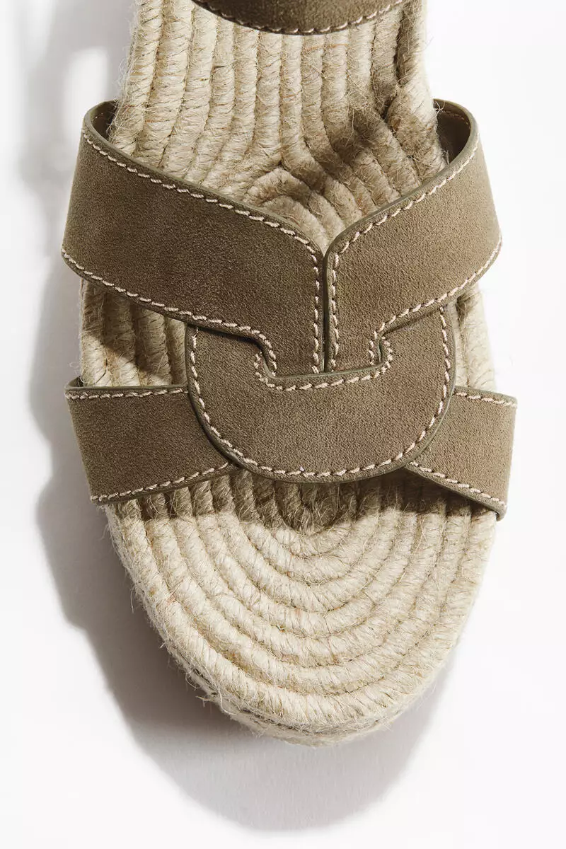 Wedge-heeled espadrilles