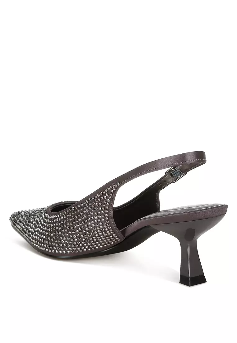 Sandal selempang berhias berlian imitasi dari Pewter