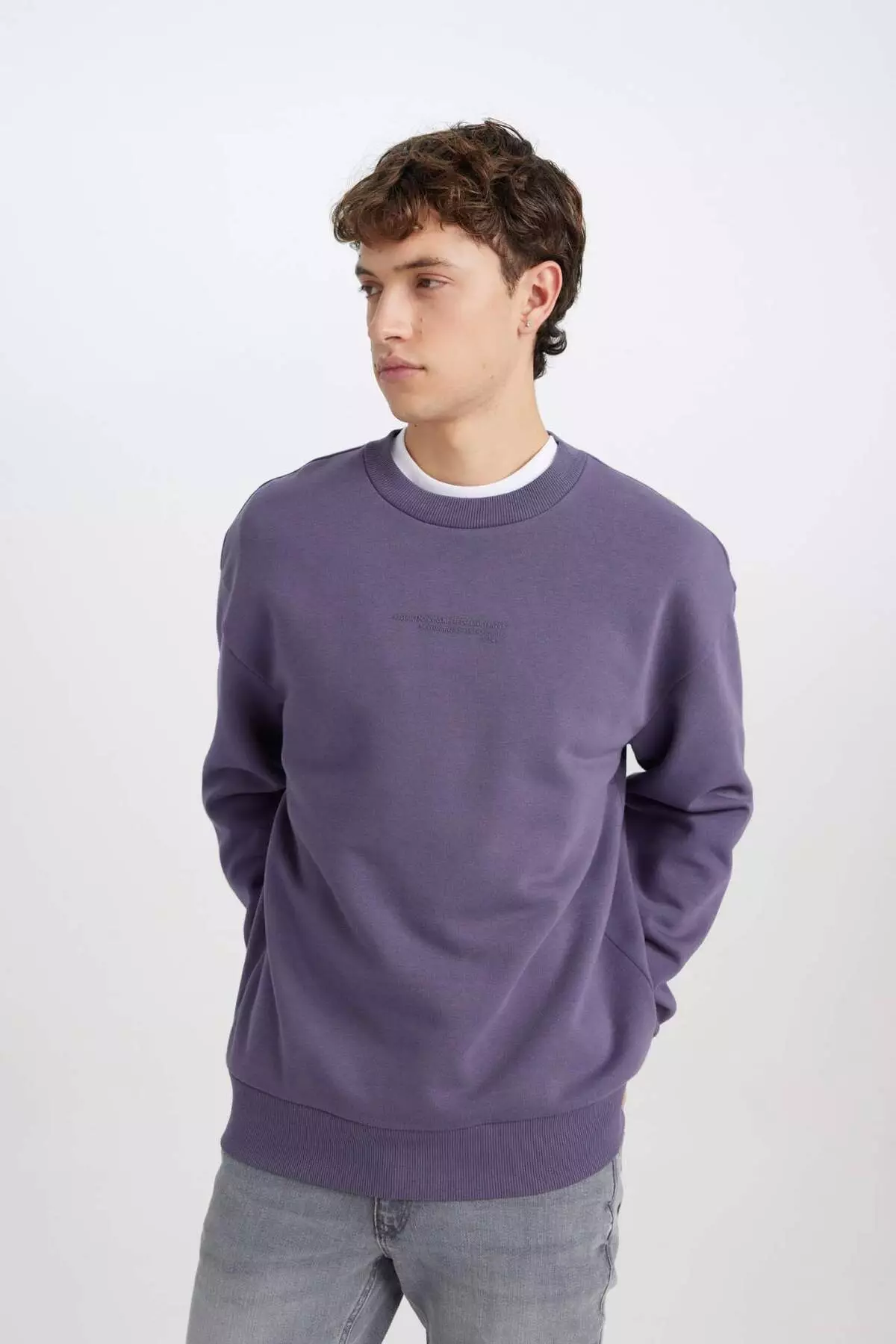 Crew Neck Boxy Fit Printed Sweatshirt X8282Az24Au