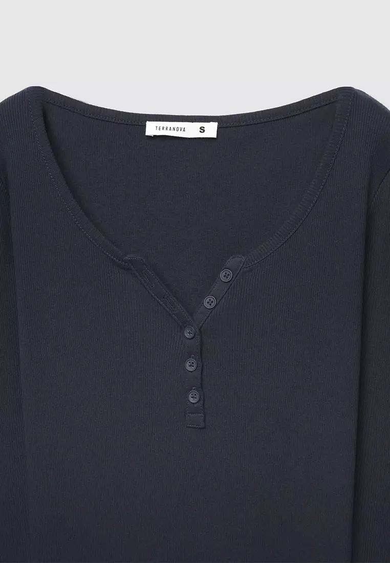 Woman Long-Sleeved T-Shirt