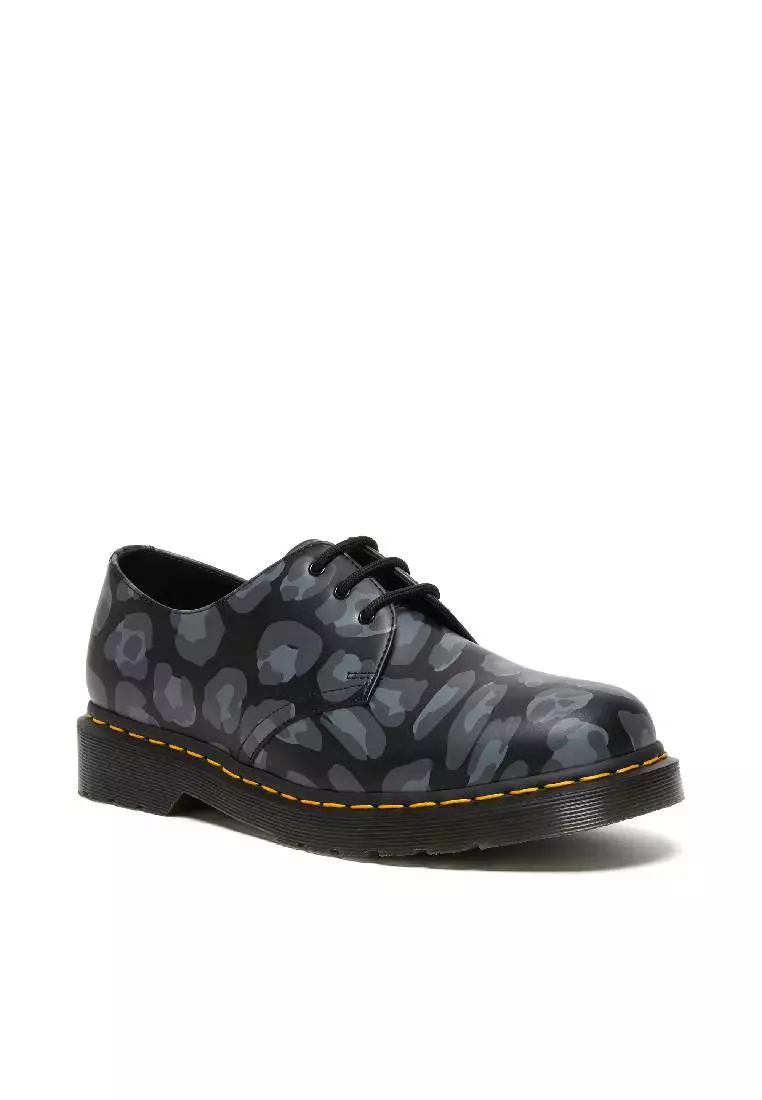 Dr marten leopard hot sale print heart