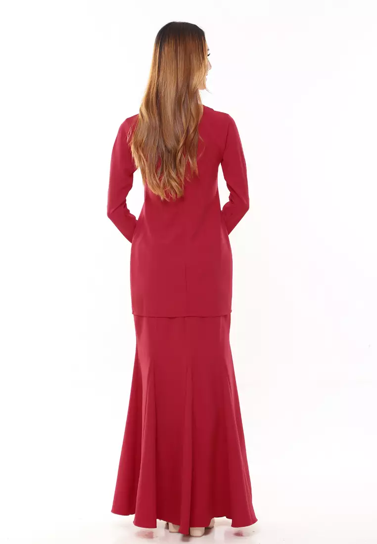 Rina Kurung in Maroon