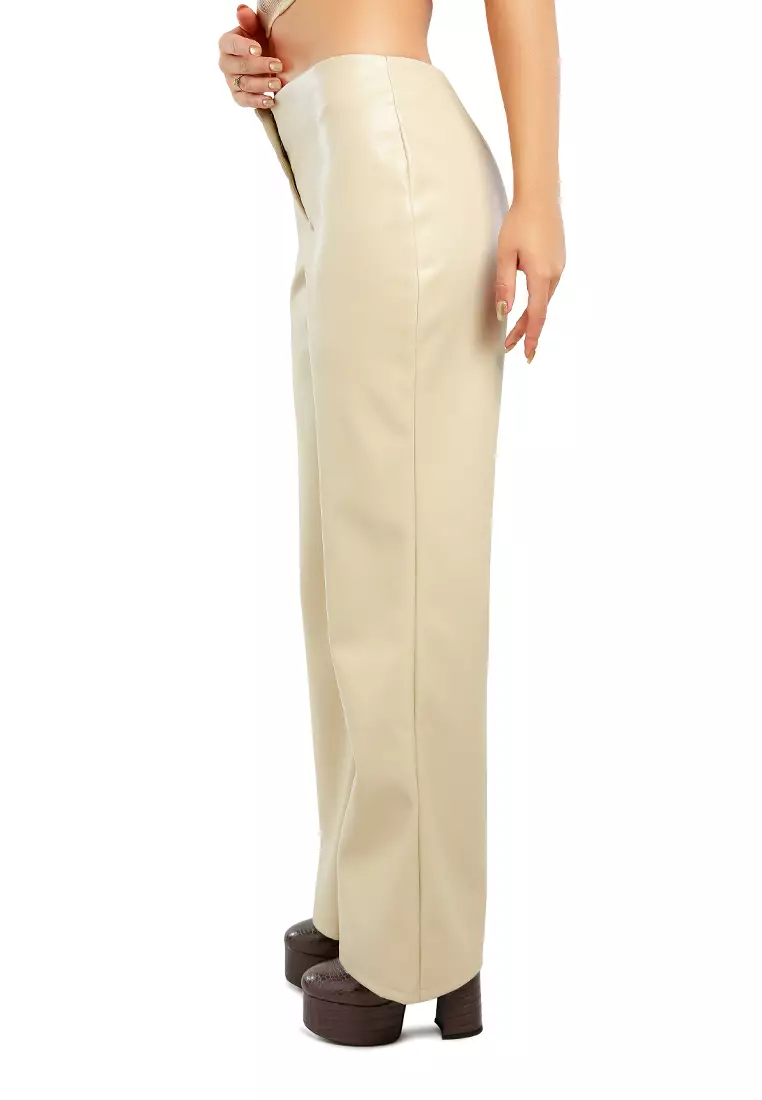 Celana Lurus Pinggang Rendah di Batu