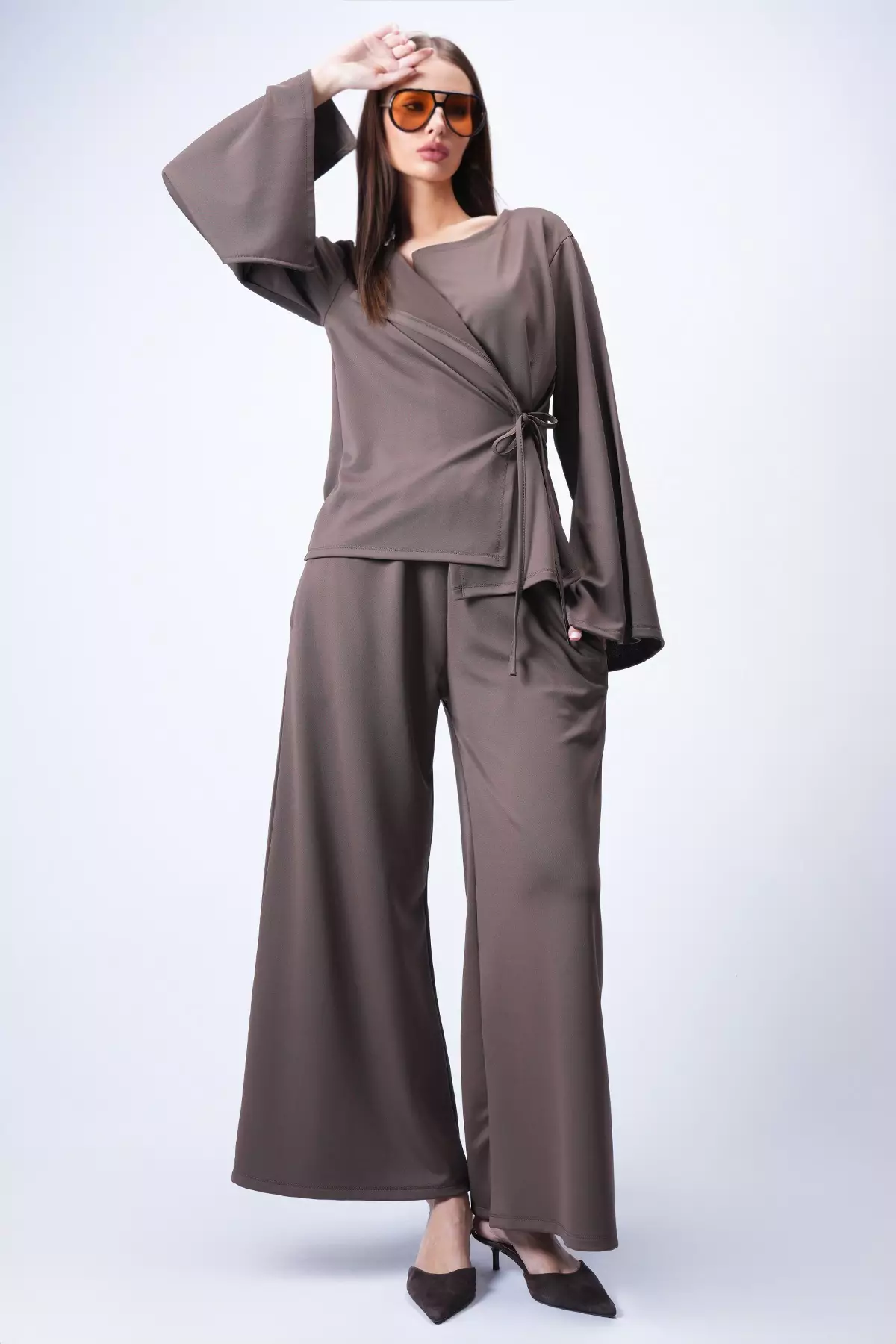 Women'S Bitter Brown Crew Neck Tie-Detail Knitted Jacket And Double Pocket Trousers Set Alc-X15050