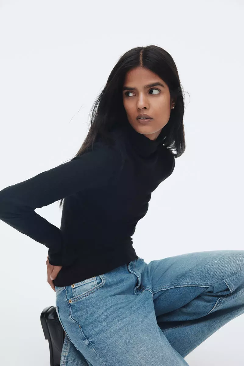 Ribbed turtleneck top