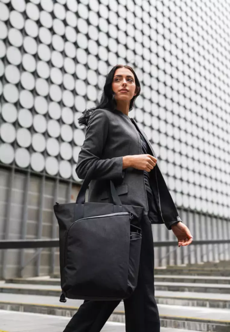 Alpaka Flow Totepack Minimalist 2 in 1 Backpack Tote for Daily & Travel Black Axoflux