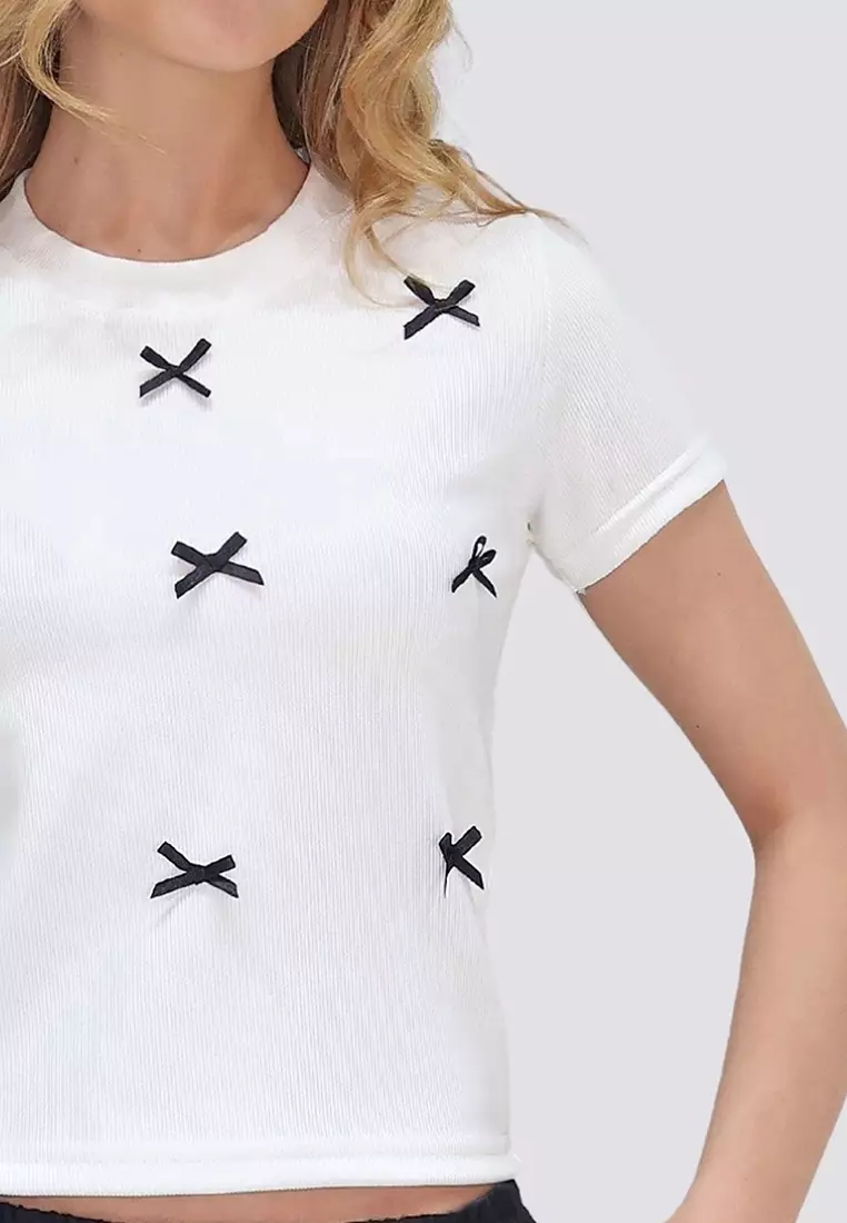 Women's White Crew Neck Bow Decorated Crop Blouse Alc-X13671