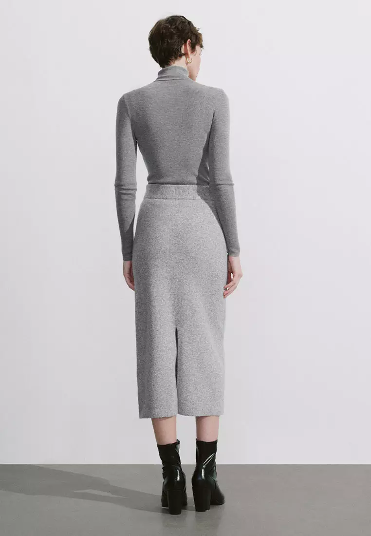 UR冬季新款女装简约气质后开衩高腰针织半裙UWM940027