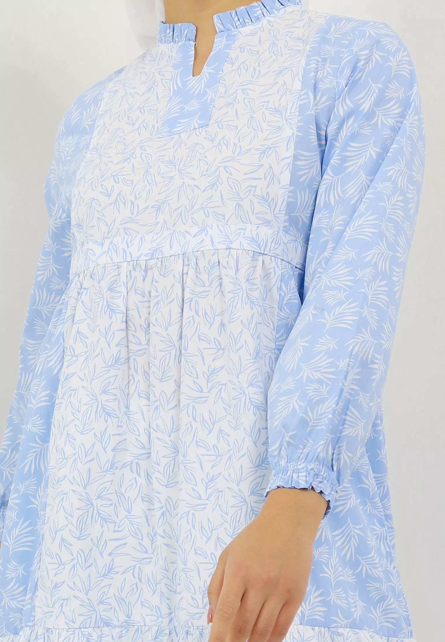 MFMW Amon Tunik Putih Motif Daun Biru