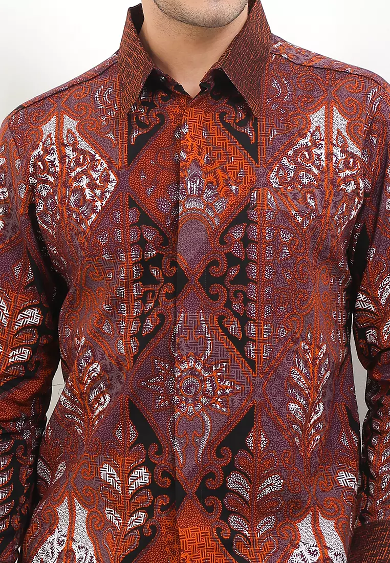 Kemeja Body Fit Batik Sawat Latar