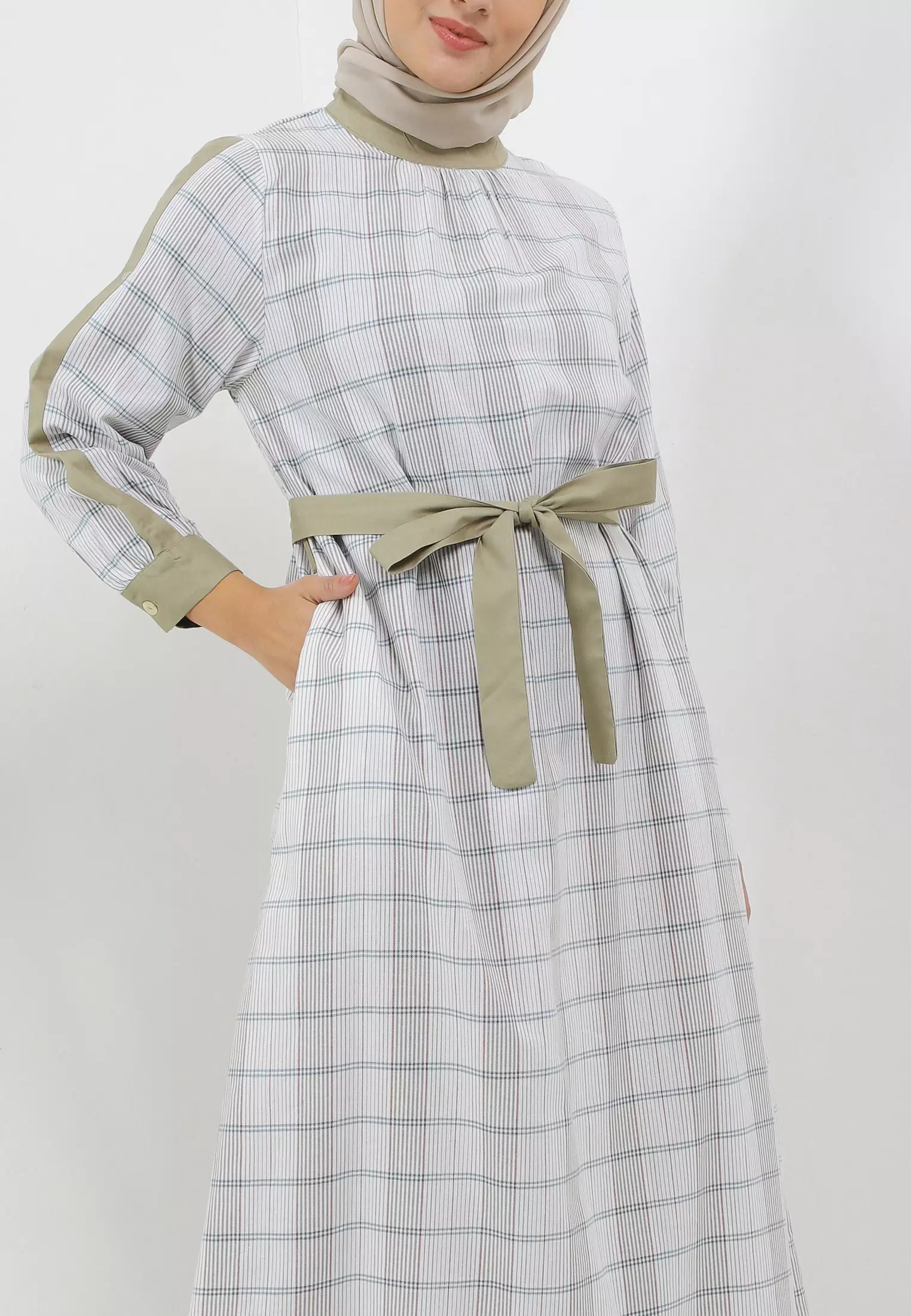 MFMW Putseu Dress Gamis Broken White Motif Salur Olive