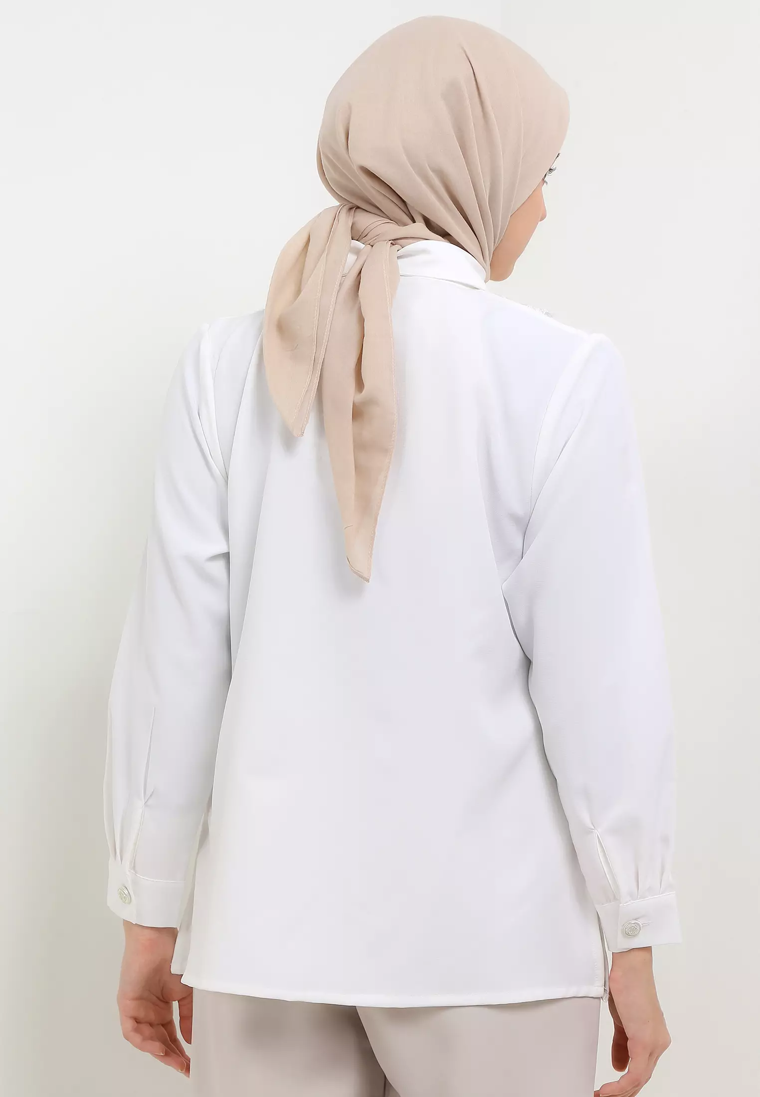 MFMW Sukiyaki Atasan Kemeja Broken White Mix Brukat