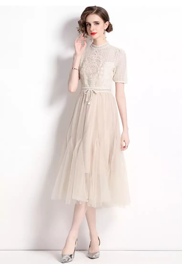 2024 French Vintage Mature Short Sleeve Round Neck Lace Dress CA0613100