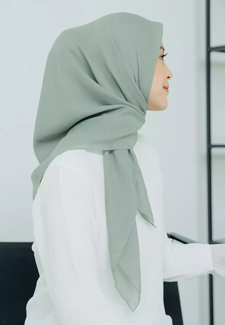 Polly Cotton (Hijab Segiempat Bella Square) Green Pastel