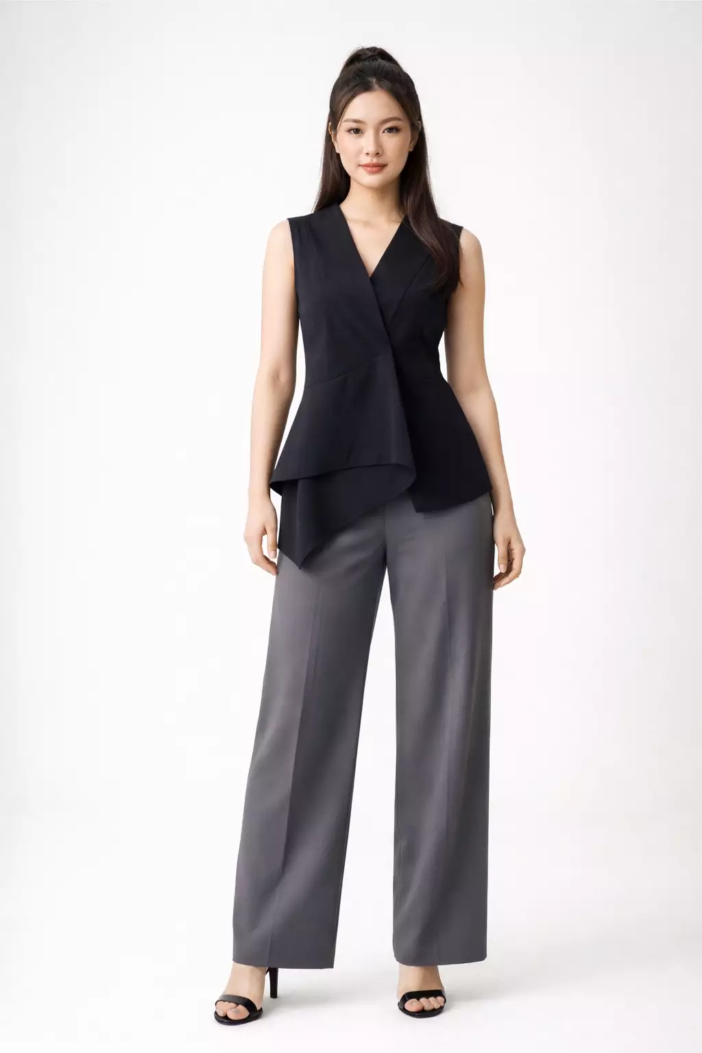Thara Vest In Black