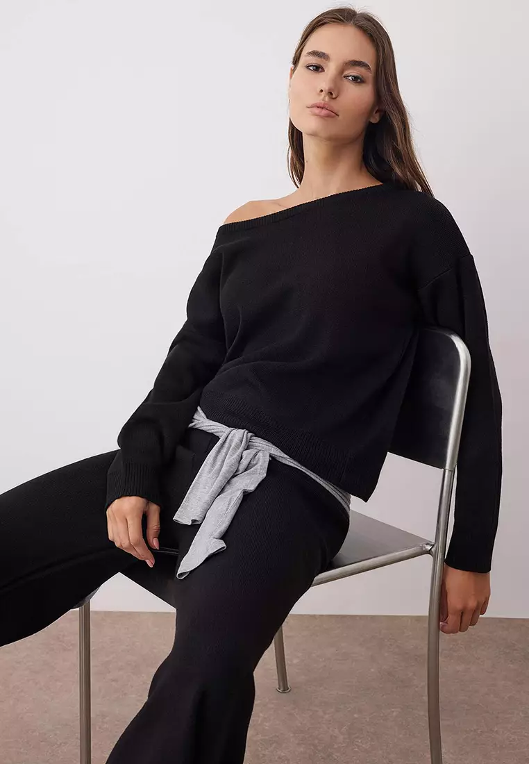 Black Boat Neck Sweater-Pants Knitwear Bottom-Top Set Twoaw26Au00043