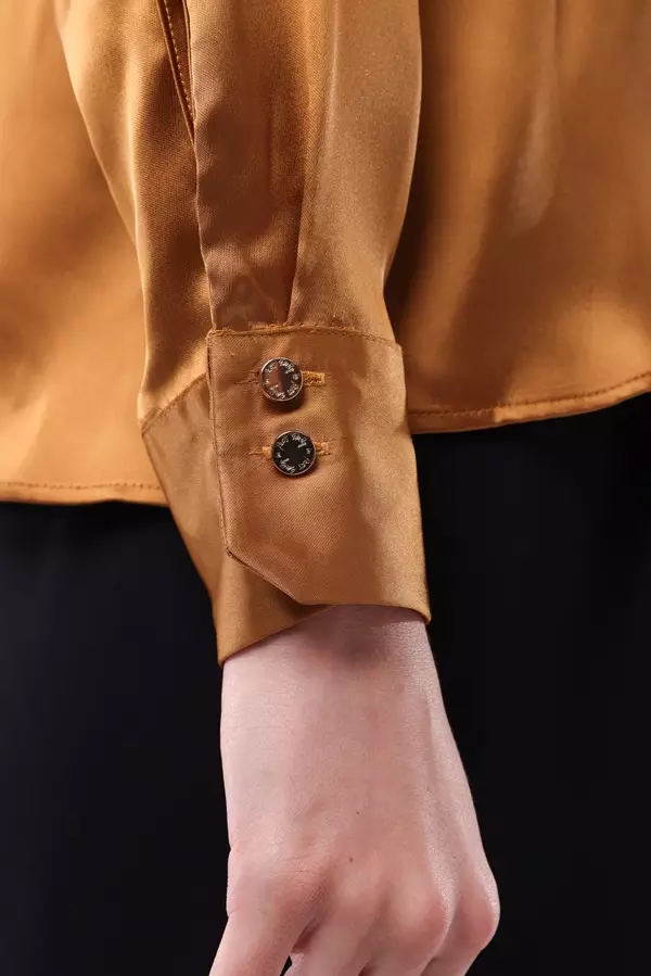 MINIMAL/Emily In Paris - Belle - Blouse Satin Lengan Panjang - Mustard Warna Mustard