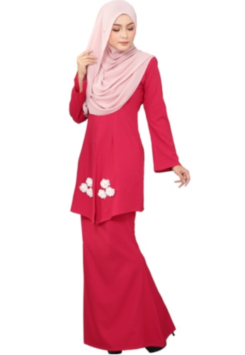 Buy Kebaya Mawar (AEKM03 Red Chilli) from ANNIS EXCLUSIVE in Red only 219