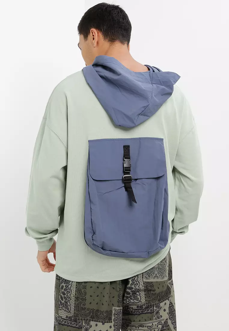 Niko outlet and backpack