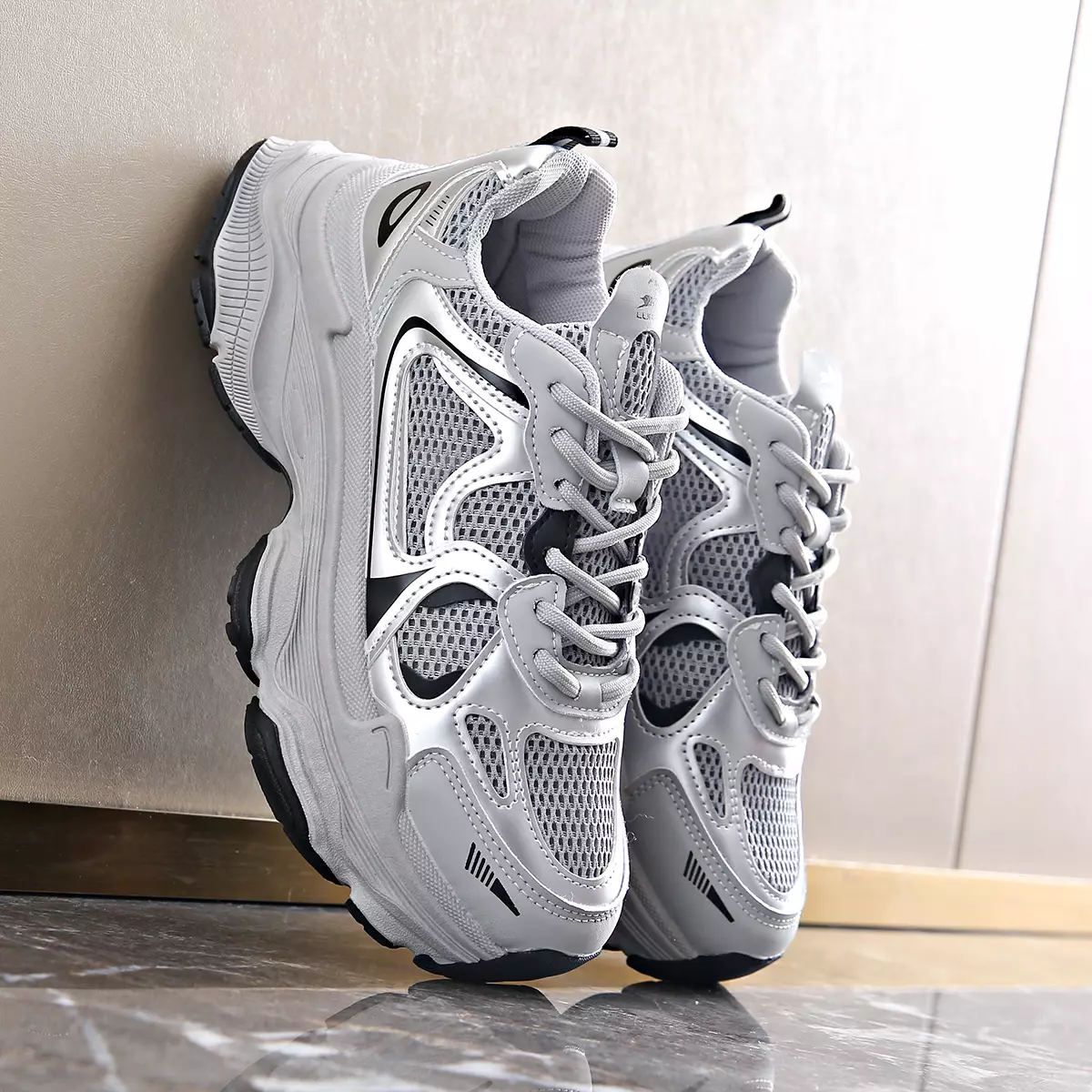 Sepatu Wanita Wedges Fashionable Sneakers Cewek Stylist WL2483