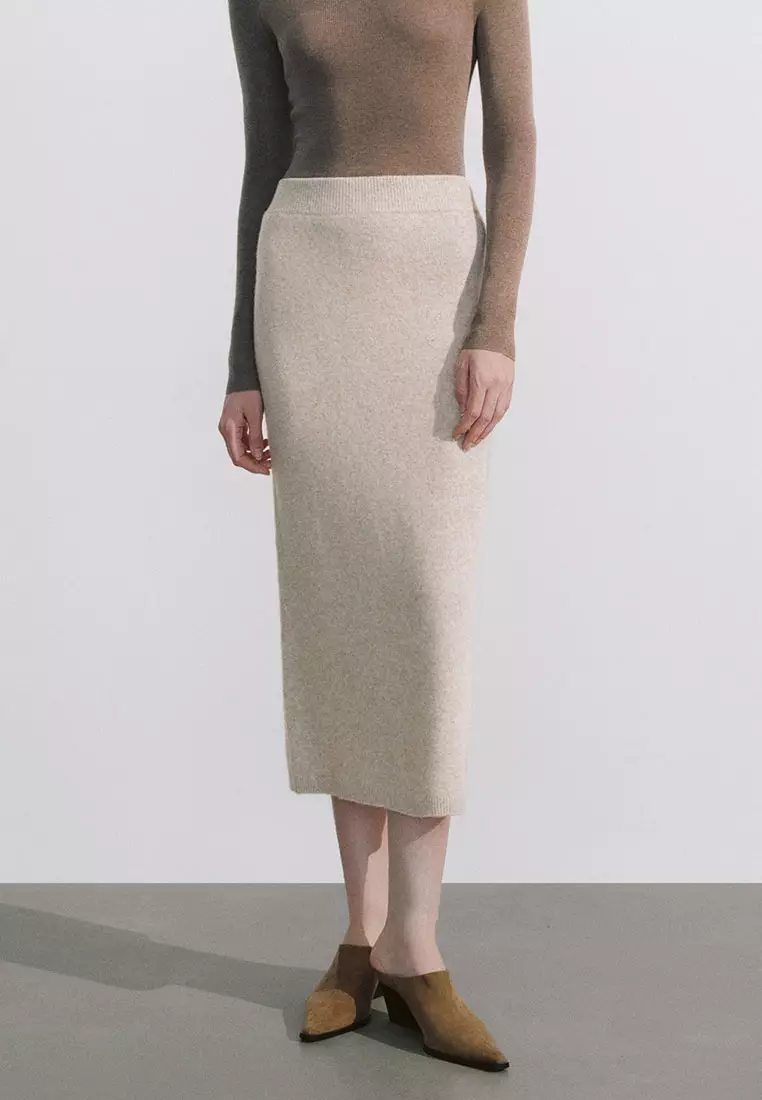 UR冬季新款女装简约气质后开衩高腰针织半裙UWM940027