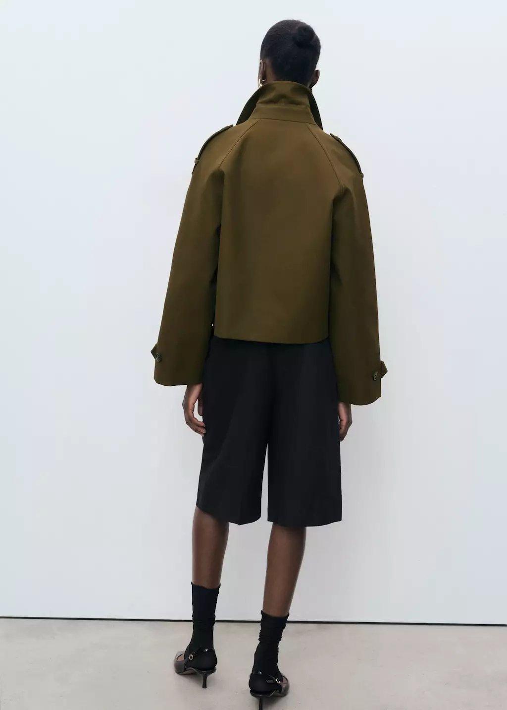 Trench coat pendek oversize double breasted